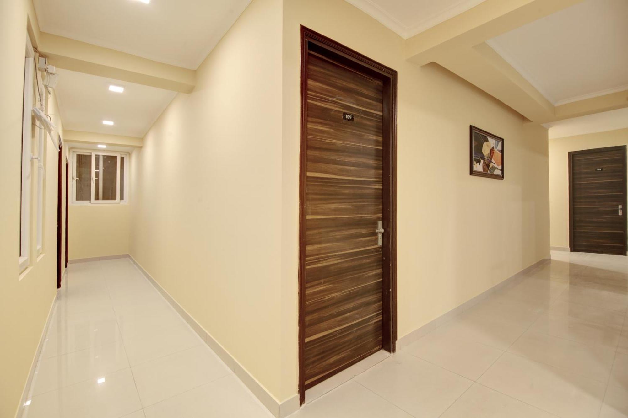 Limewood Stay - Executive Huda City Center Gurgaon Exterior photo