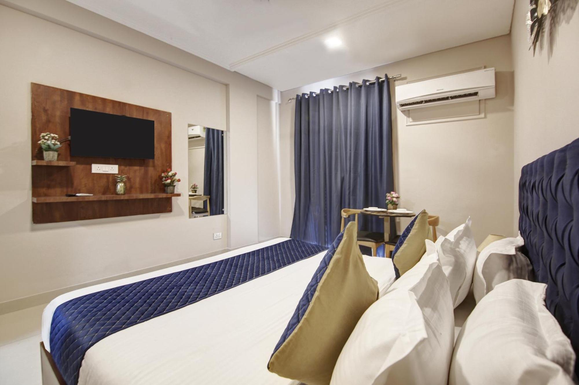 Limewood Stay - Executive Huda City Center Gurgaon Exterior photo