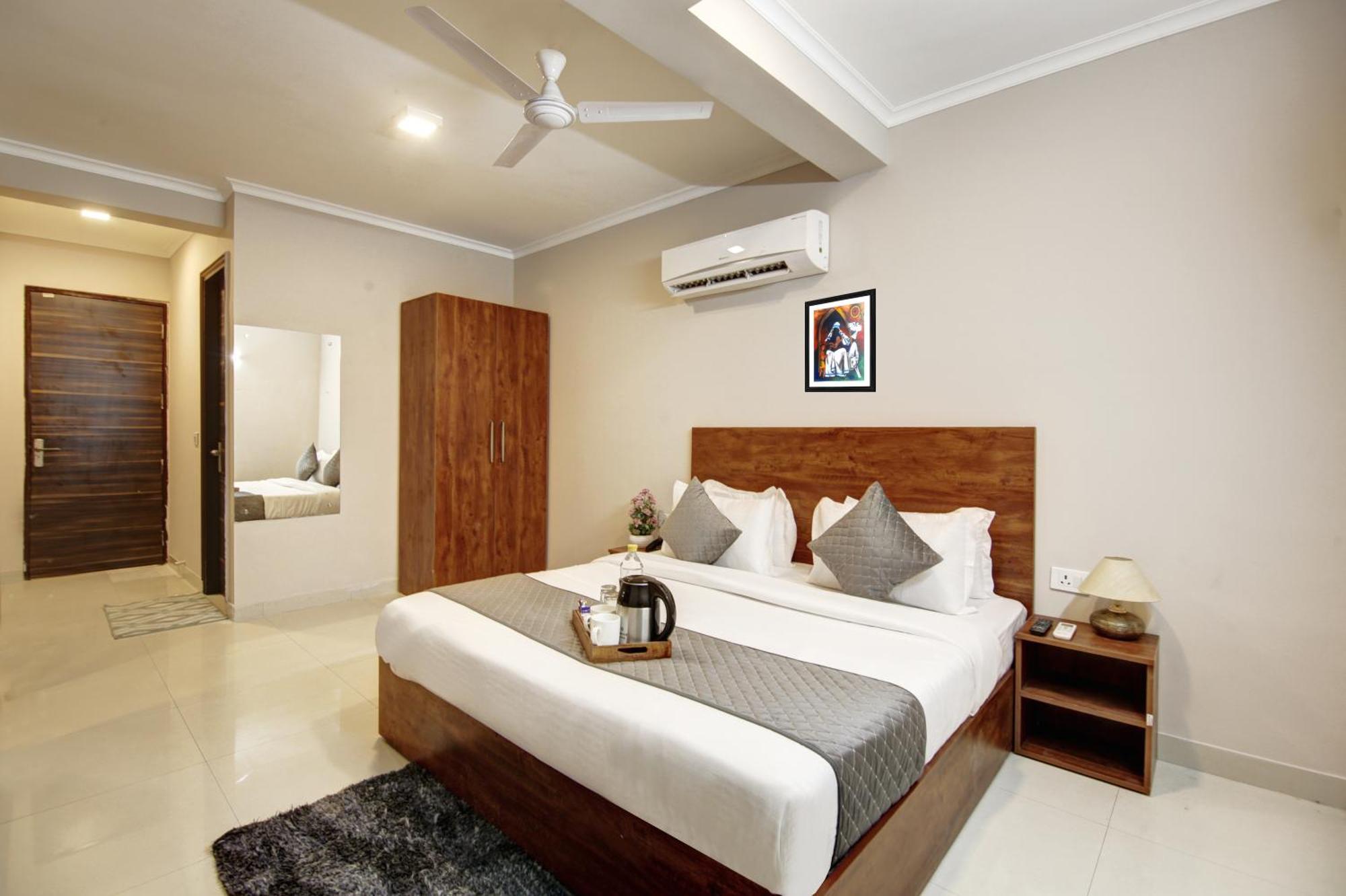 Limewood Stay - Executive Huda City Center Gurgaon Exterior photo