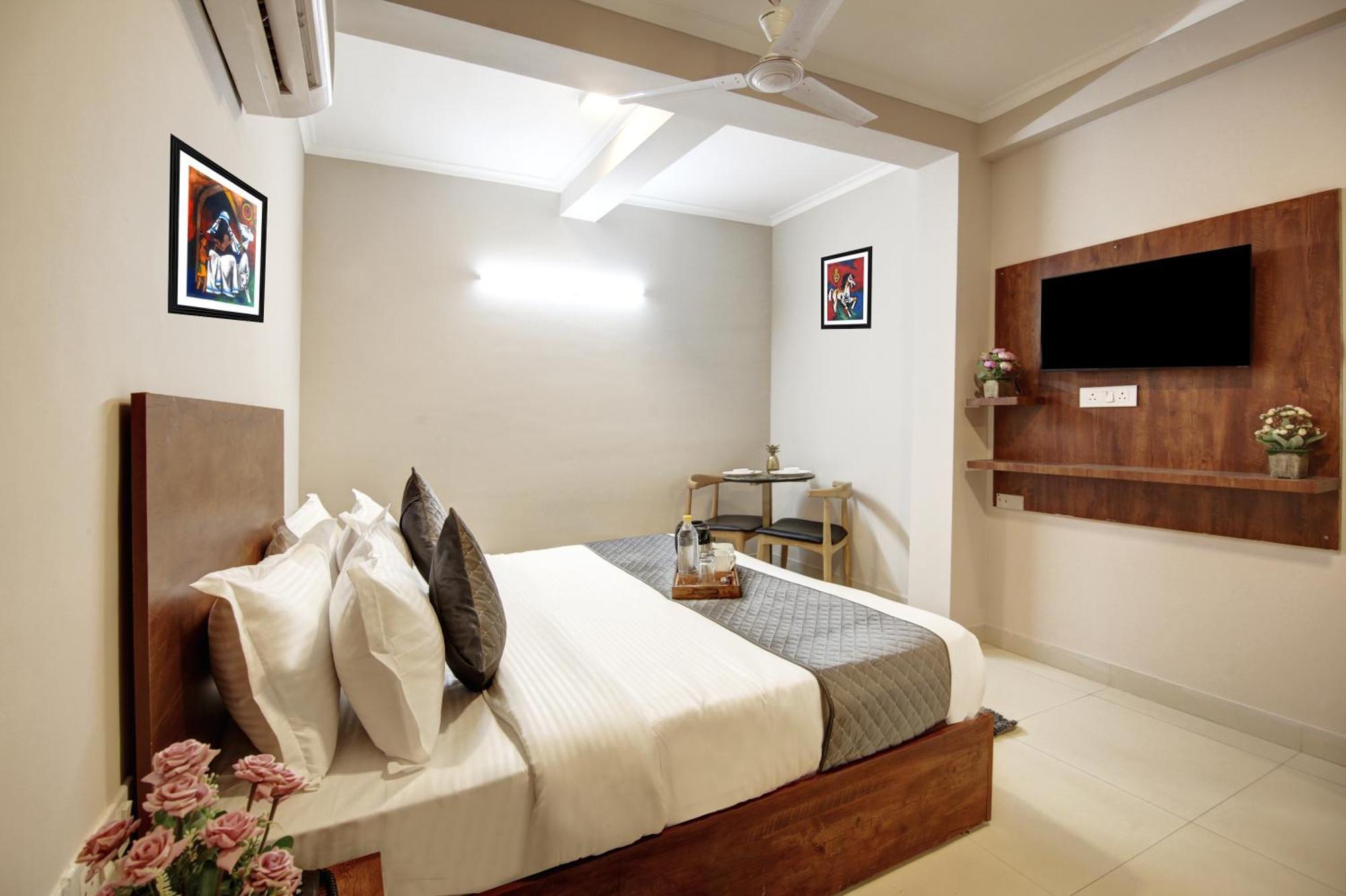 Limewood Stay - Executive Huda City Center Gurgaon Exterior photo