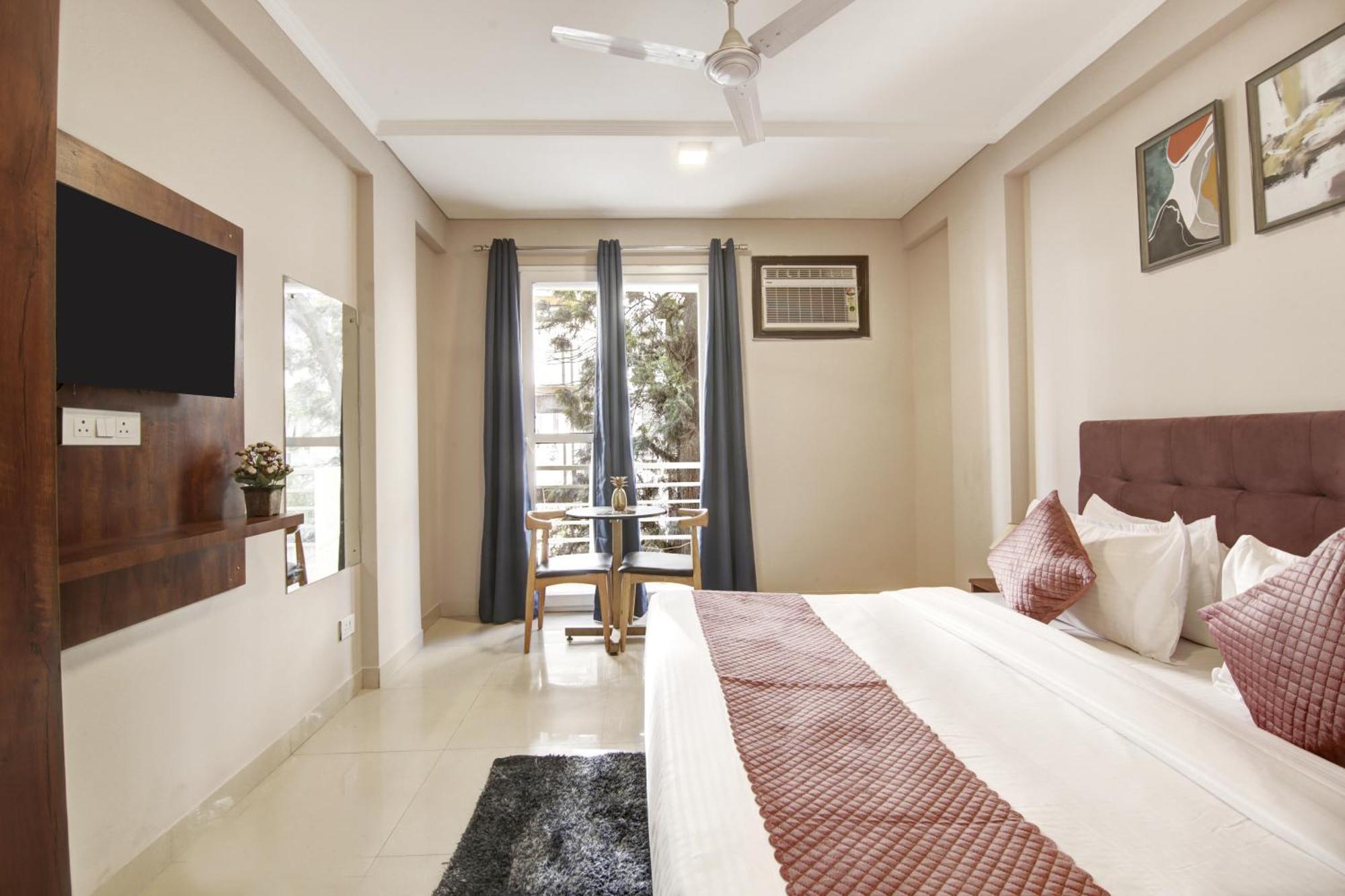 Limewood Stay - Executive Huda City Center Gurgaon Exterior photo